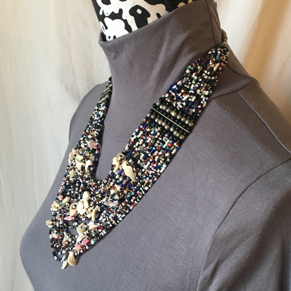 SOLD—Vintage 1970’s Beaded Seashell Tribal Layer Bib Necklace from Aruba - Picture 7 of 16